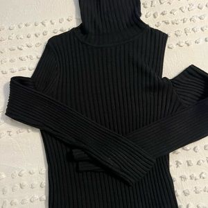 Cut out shoulder turtleneck sweater